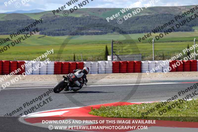 cadwell no limits trackday;cadwell park;cadwell park photographs;cadwell trackday photographs;enduro digital images;event digital images;eventdigitalimages;navarra;no limits trackdays;peter wileman photography;racing digital images;trackday digital images;trackday photos